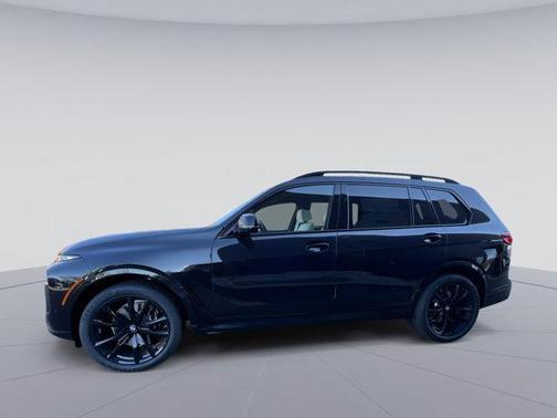 2025 BMW X7 M60i