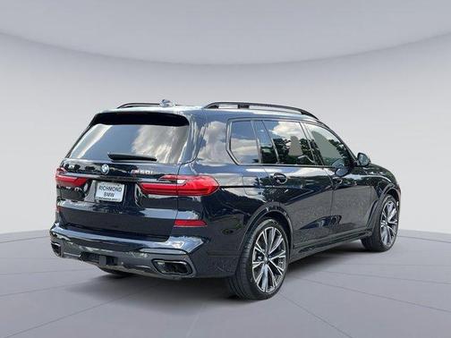 2022 BMW X7 M50i