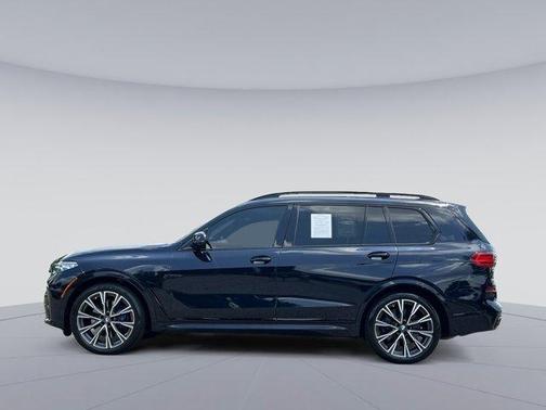 2022 BMW X7 M50i