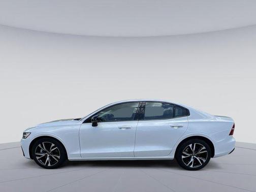 2025 Volvo S60 B5 Core
