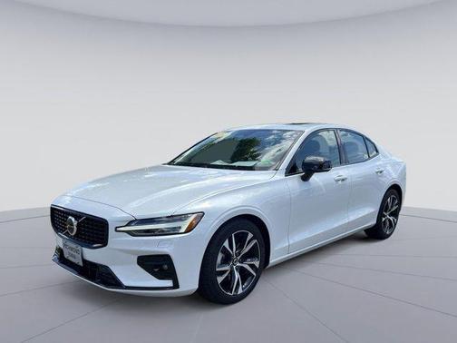2025 Volvo S60 B5 Core