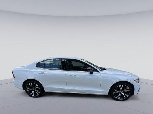 2025 Volvo S60 B5 Core