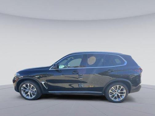 Black Sapphire Metallic 2026 BMW X5 PHEV xDrive50e