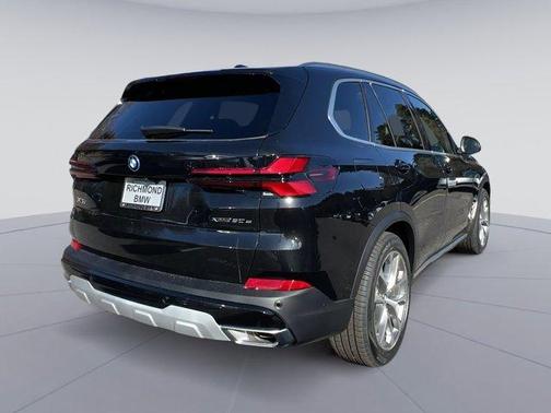 Black Sapphire Metallic 2026 BMW X5 PHEV xDrive50e