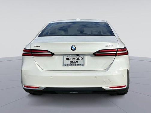 2025 BMW 530 i xDrive