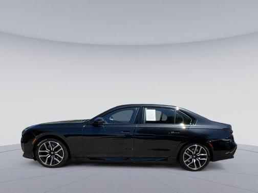 Black Sapphire Metallic 2024 BMW i7 xDrive60