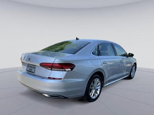 Reflex Silver Metallic 2020 Volkswagen Passat 2.0T SE