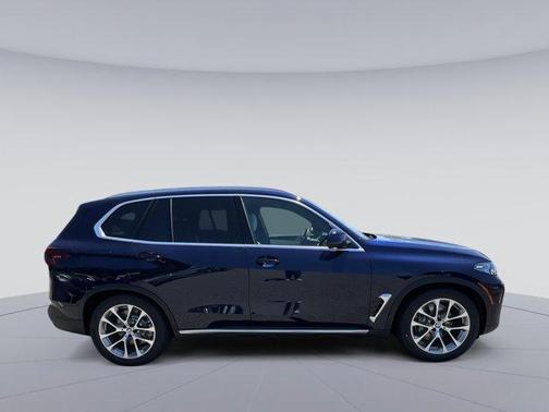 Tanzanite Blue II Metallic 2026 BMW X5 PHEV xDrive50e