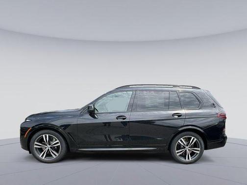 2026 BMW X7 M60i