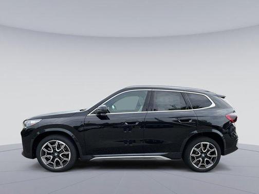 Black Sapphire Metallic 2026 BMW X1 xDrive28i