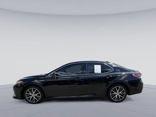 2021 Toyota Camry Hybrid XLE
