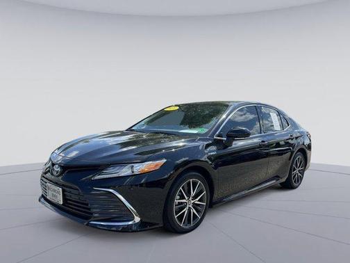 2021 Toyota Camry Hybrid XLE