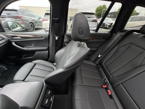 Mineral White Metallic 2023 BMW X3 sDrive30i