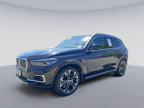 Black Sapphire Metallic 2022 BMW X5 PHEV xDrive45e