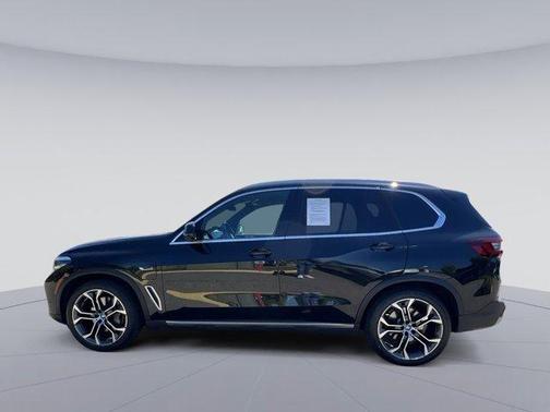 Black Sapphire Metallic 2022 BMW X5 PHEV xDrive45e