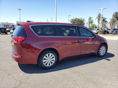 2020 Chrysler Voyager L