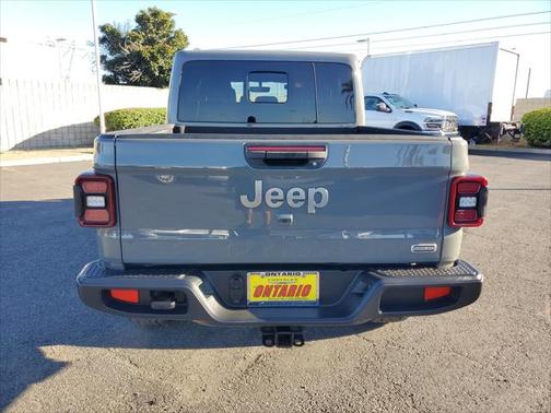 2022 Jeep Gladiator Overland 4x4