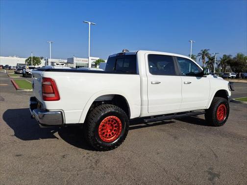2019 RAM 1500 Laramie Crew Cab 4x2 57' Box