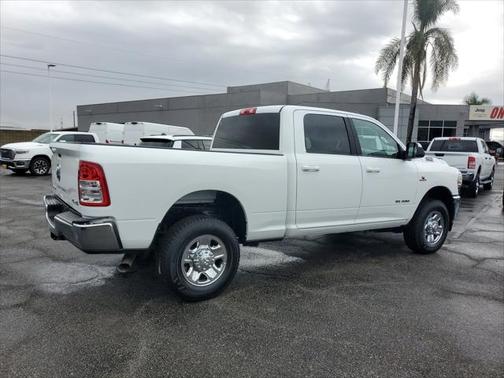 2022 RAM 2500 Big Horn Crew Cab 4x4 64' Box