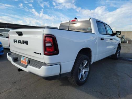 2025 RAM 1500 Tradesman Crew Cab 4x4 57' Box