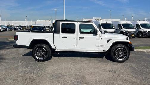 2023 Jeep Gladiator Overland 4x4