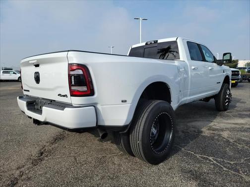 2024 RAM 3500 Laramie Crew Cab 4x4 8 Box
