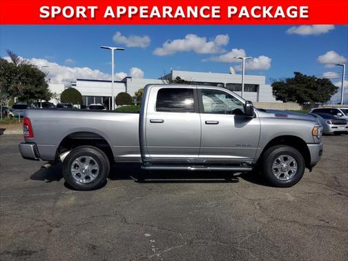 2024 RAM 2500 Big Horn Crew Cab 4x4 64' Box