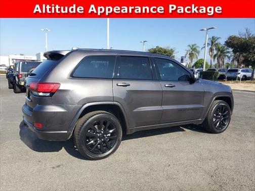 2021 Jeep Grand Cherokee Laredo X 4x4