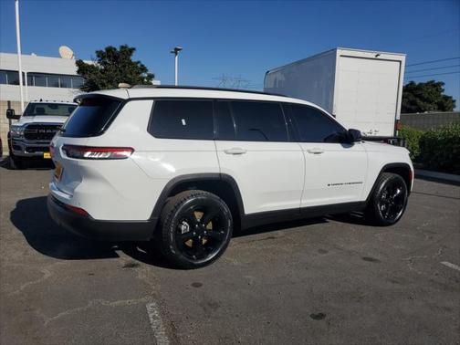 2023 Jeep Grand Cherokee L Altitude 4x2