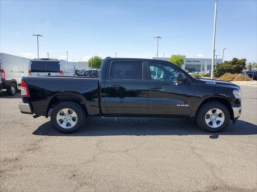 2022 RAM 1500 Big Horn Crew Cab 4x2 57' Box