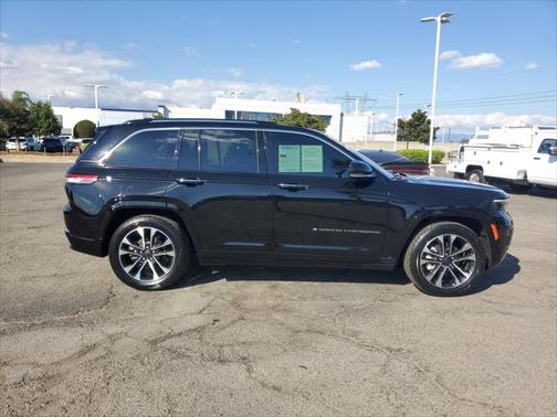 2022 Jeep Grand Cherokee Overland 4x4