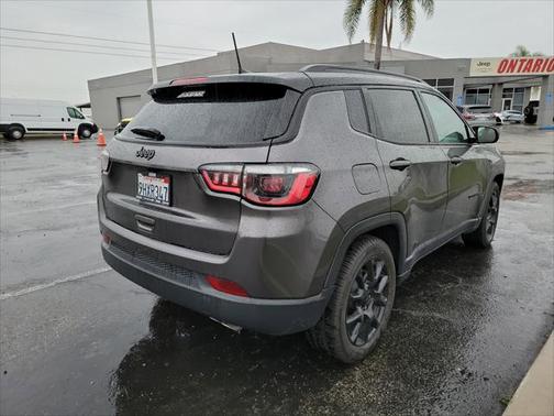 2022 Jeep Compass Altitude FWD