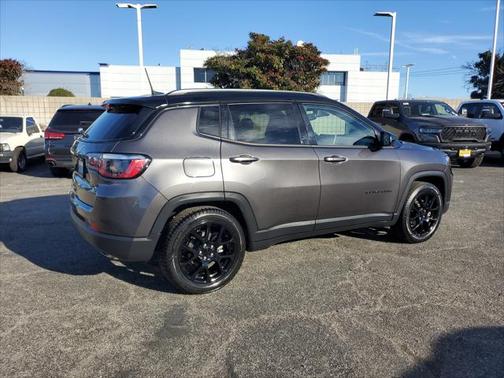 2022 Jeep Compass Altitude FWD