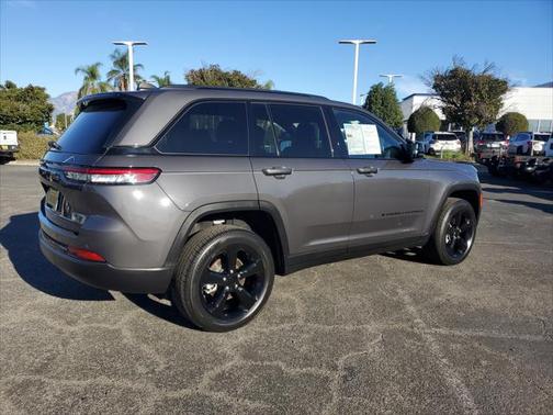 2023 Jeep Grand Cherokee Altitude 4x4