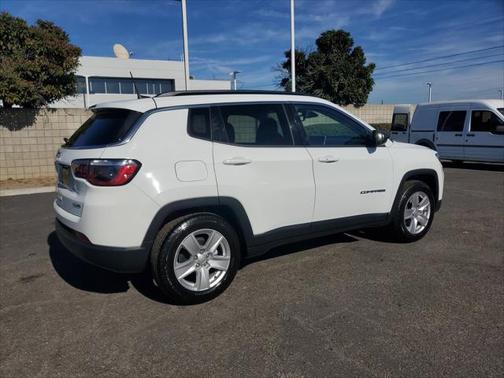 2022 Jeep Compass Latitude FWD