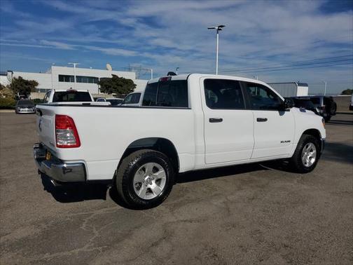 2024 RAM 1500 Big Horn Crew Cab 4x4 57' Box