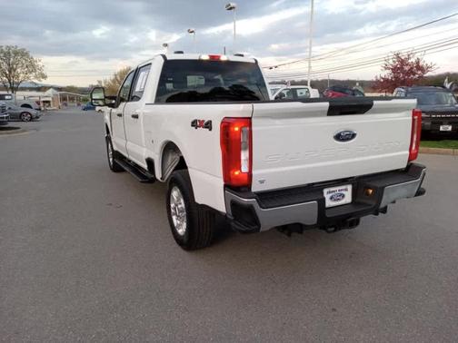 Oxford White 2025 Ford F-250 XLT