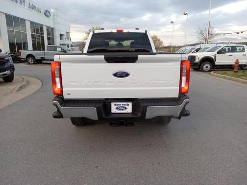 Oxford White 2025 Ford F-250 XLT