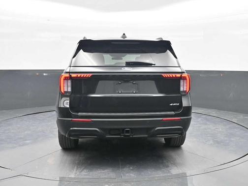 Agate Black 2025 Ford Explorer ST-Line