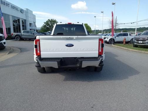 Star White 2025 Ford F-350 Lariat Super Duty
