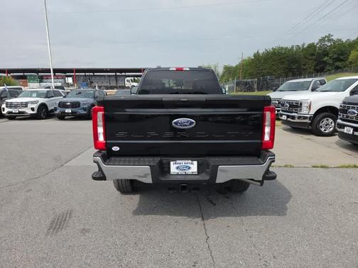 Agate Black Metallic 2026 Ford F-350 XLT