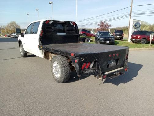 Summit White 2022 Chevrolet Silverado 2500 LT