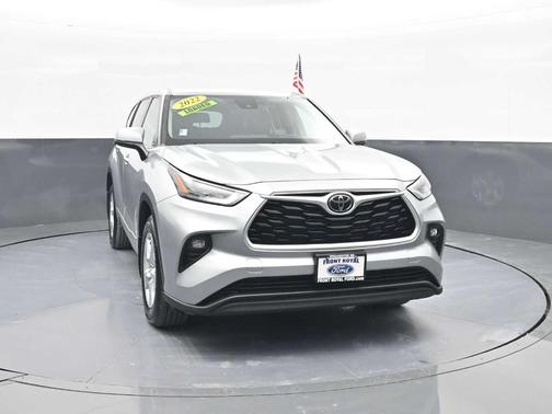 2022 Toyota Highlander LE