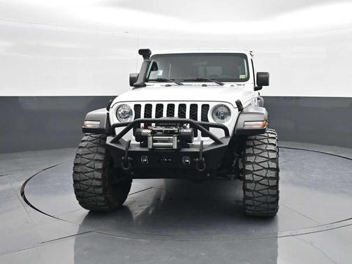 2020 Jeep Gladiator Sport