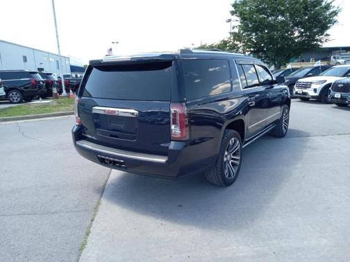 Dark Sapphire Blue Metallic 2019 GMC Yukon XL Denali