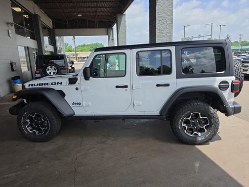 Bright White Clearcoat 2023 Jeep Wrangler 4xe Rubicon
