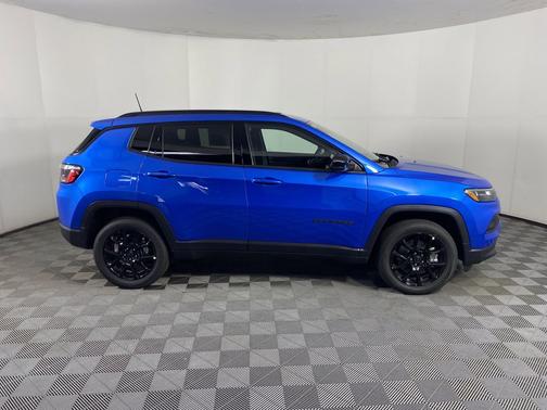Hydro Blue Pearlcoat 2026 Jeep Compass Latitude