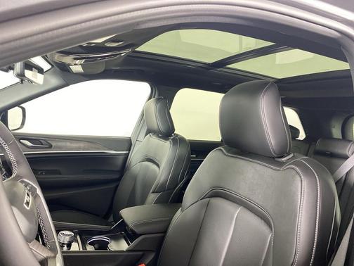 Baltic Gray Metallic Clearcoat 2026 Jeep Grand Cherokee Limited