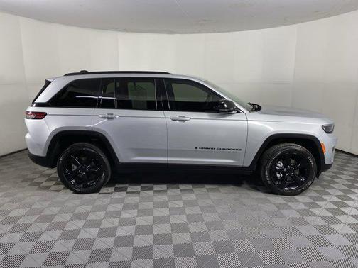 2024 Jeep Grand Cherokee Altitude