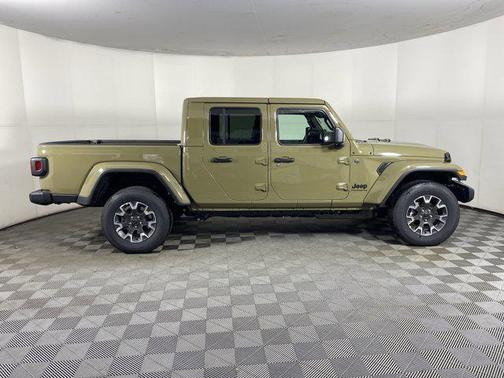 2026 Jeep Gladiator Sahara 4x4